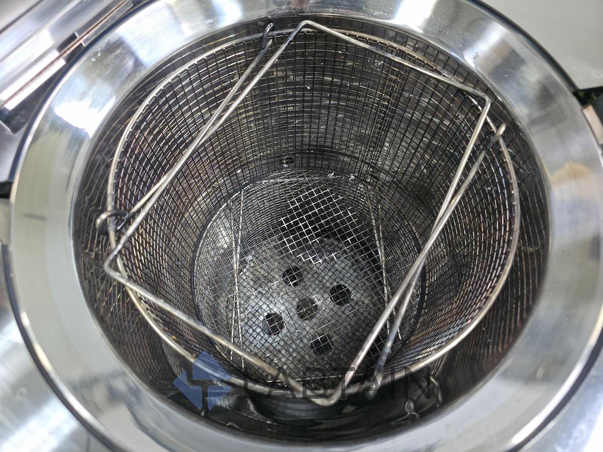 Used Yamato SN300 Top-Loading Laboratory Autoclave (32L) with Stainless Basket - Tested & Working