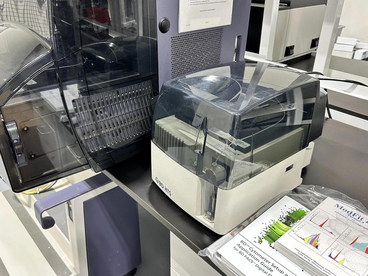 Used BD FACSCanto II Flow Cytometer System – With Fluidics Cart and BD HTS – Used