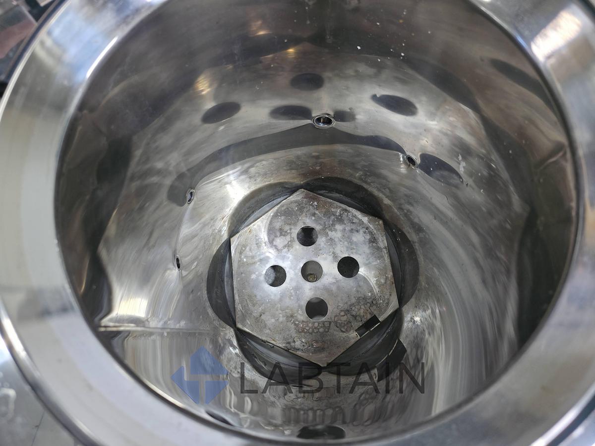 Used Yamato SN300 Top-Loading Laboratory Autoclave (32L) with Stainless Basket - Tested & Working