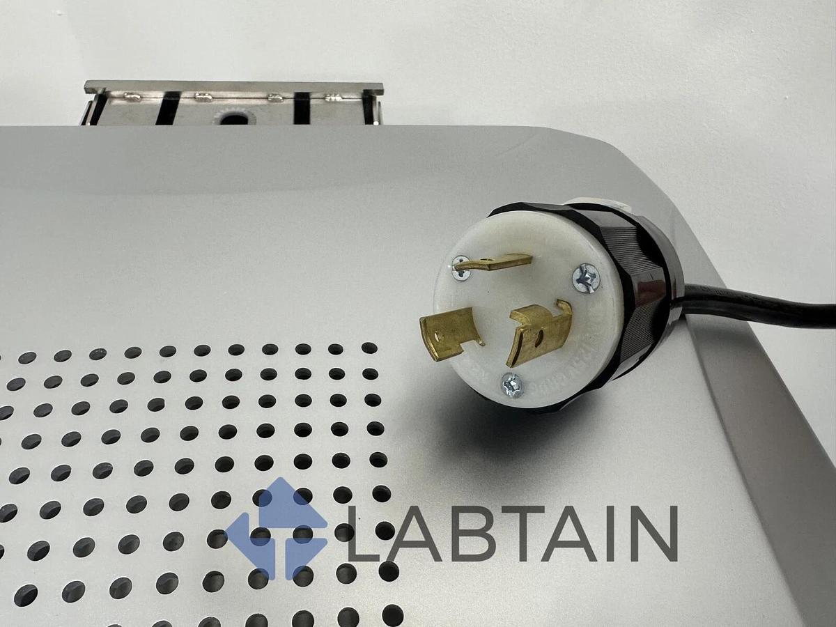 Used Yamato Scientific SM520 Laboratory Sterilizer Autoclave – 50 L Capacity