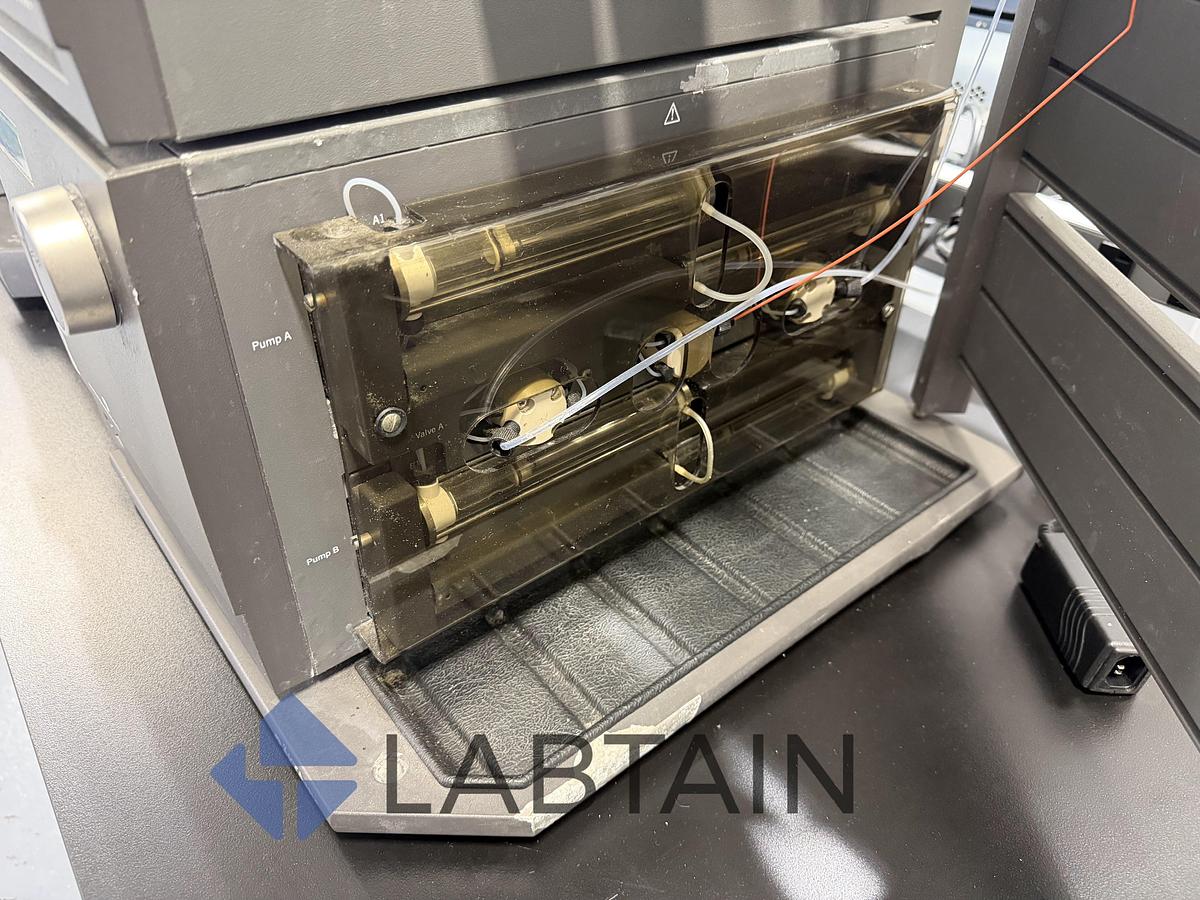 Used GE Amersham ÄKTApurifier Chromatography System with P-900, UV-900, pH/C-900, UPC-900 – Used