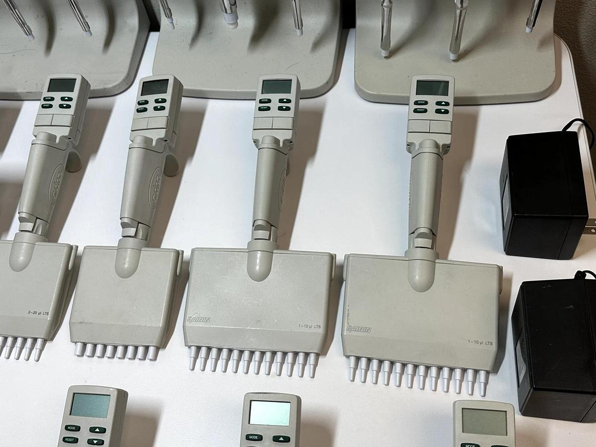 Used Lot of 32 Rainin EDP3-Plus Electronic Single Channel Pipettes – 1-10 µL, 10-100 µL, 100-1000 µL – With Charging Stand – As-Is