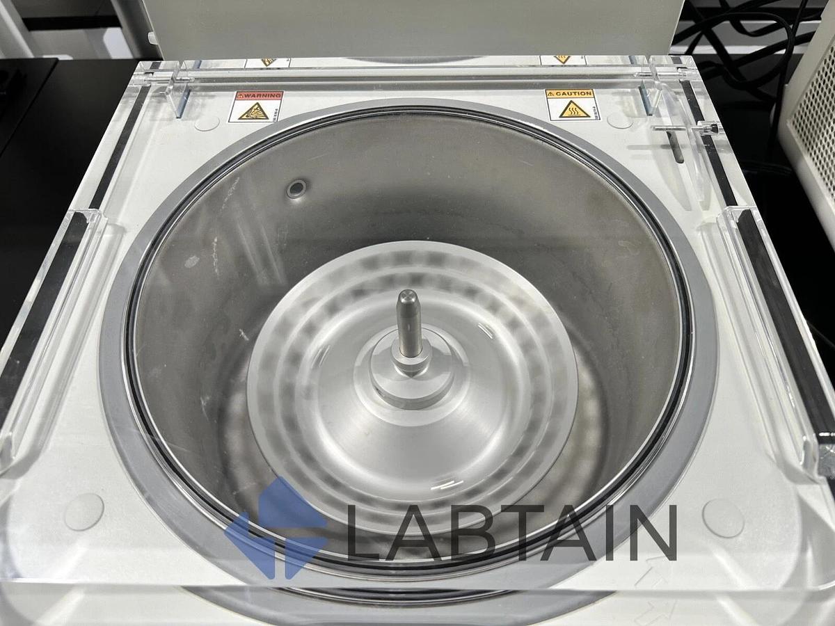 Used Eppendorf Vacufuge 5305 Plus Concentrator Complete System