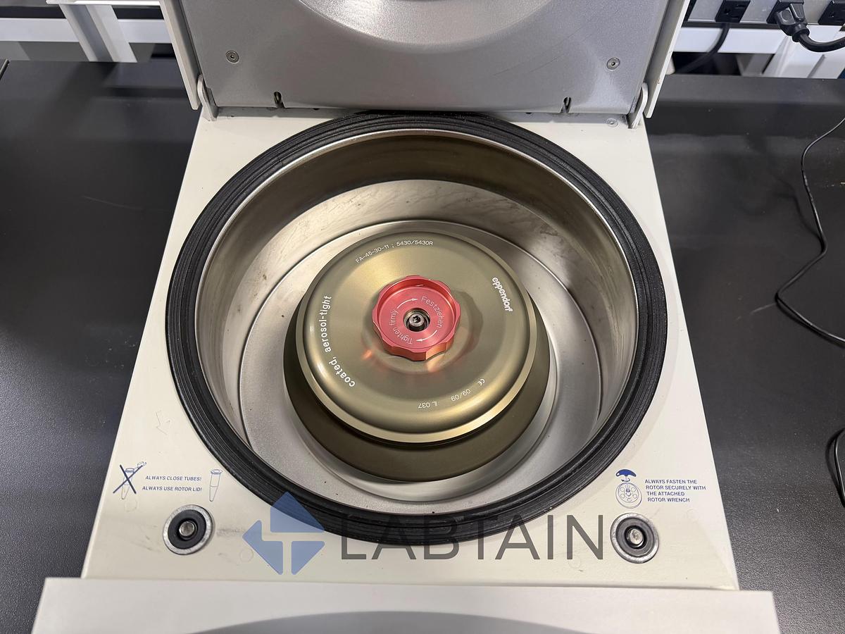 Used Eppendorf 5430 Benchtop Centrifuge with FA-45-30-11 Fixed-Angle Rotor – Used