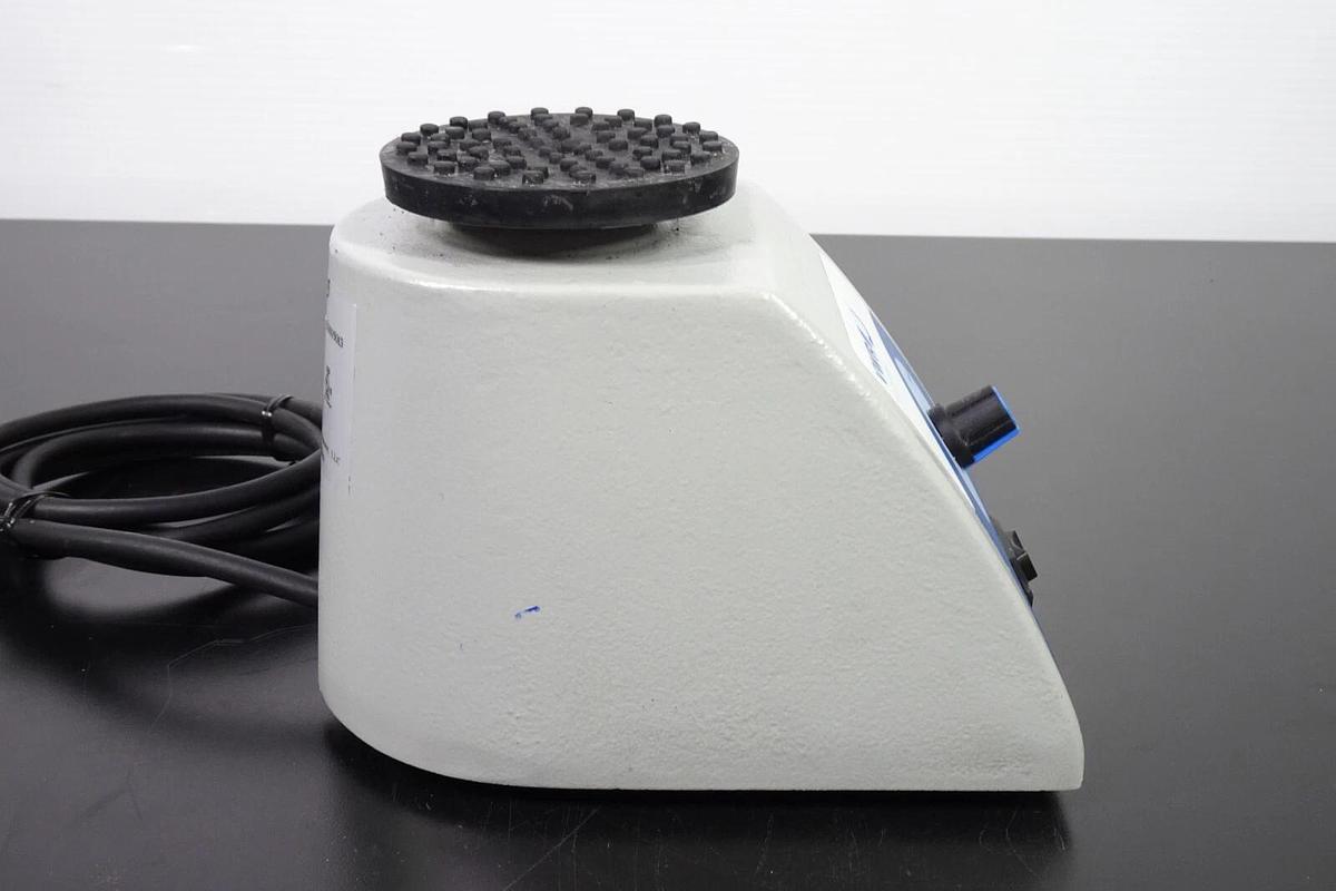 Used VWR 58816-121 Analog Vortex Mixer Mini