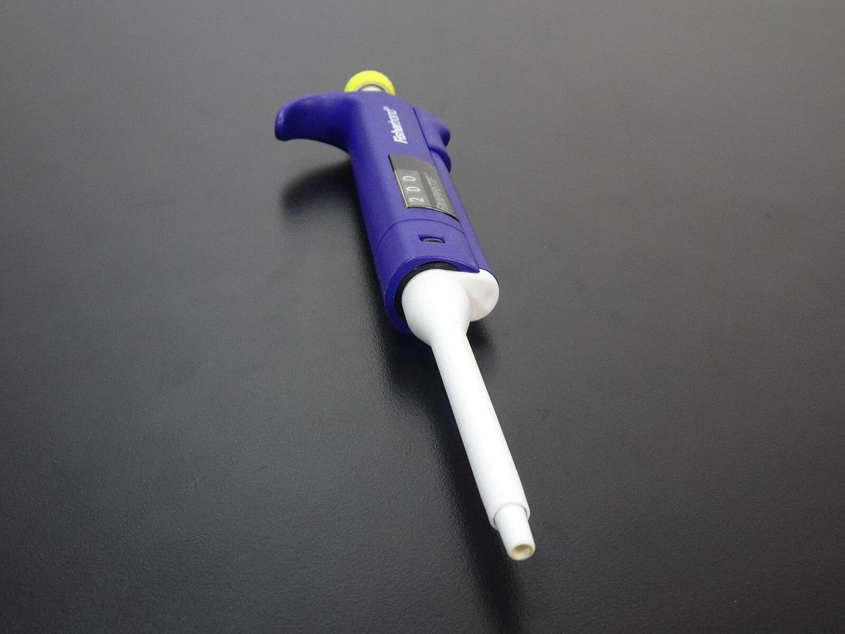 Used Fisherbrand Finnpiptte II Variable Pipette | 20-200uL