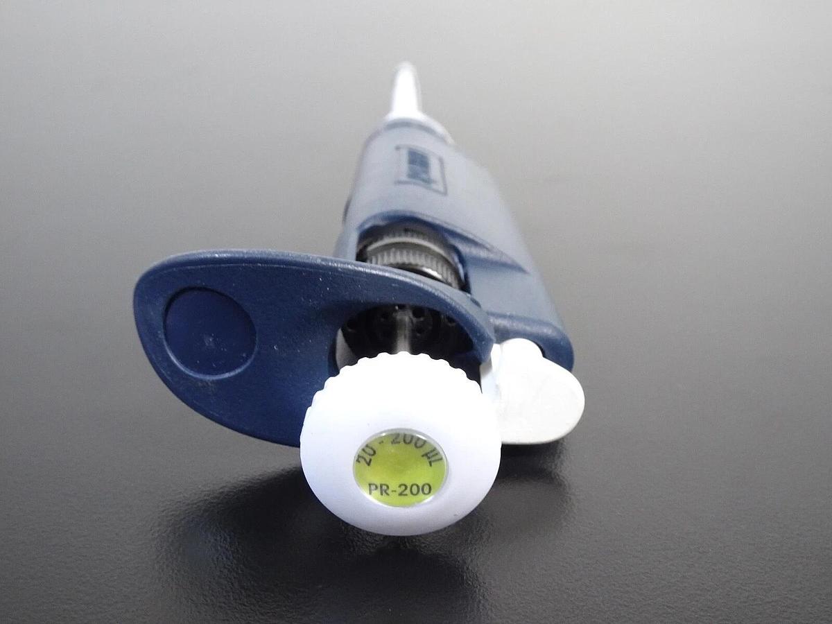Used Rainin Classic Lab Pipette PR-200 | 20-200uL Single Channel Manual Pipette