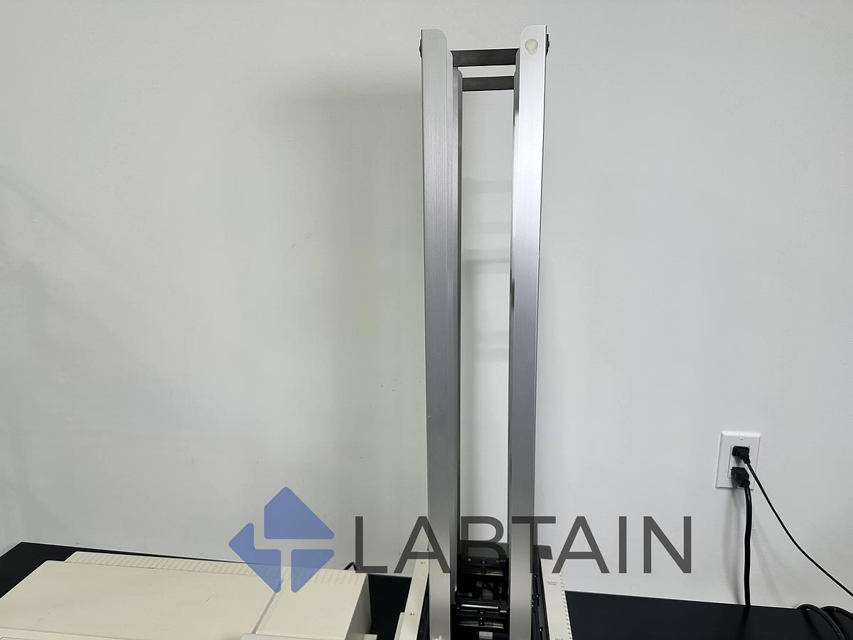 Used Molecular Devices SpectraMax M2e Microplate Reader – Fluorescence & Absorbance – w/ StakMax DE05102 – Tested – Issue 313