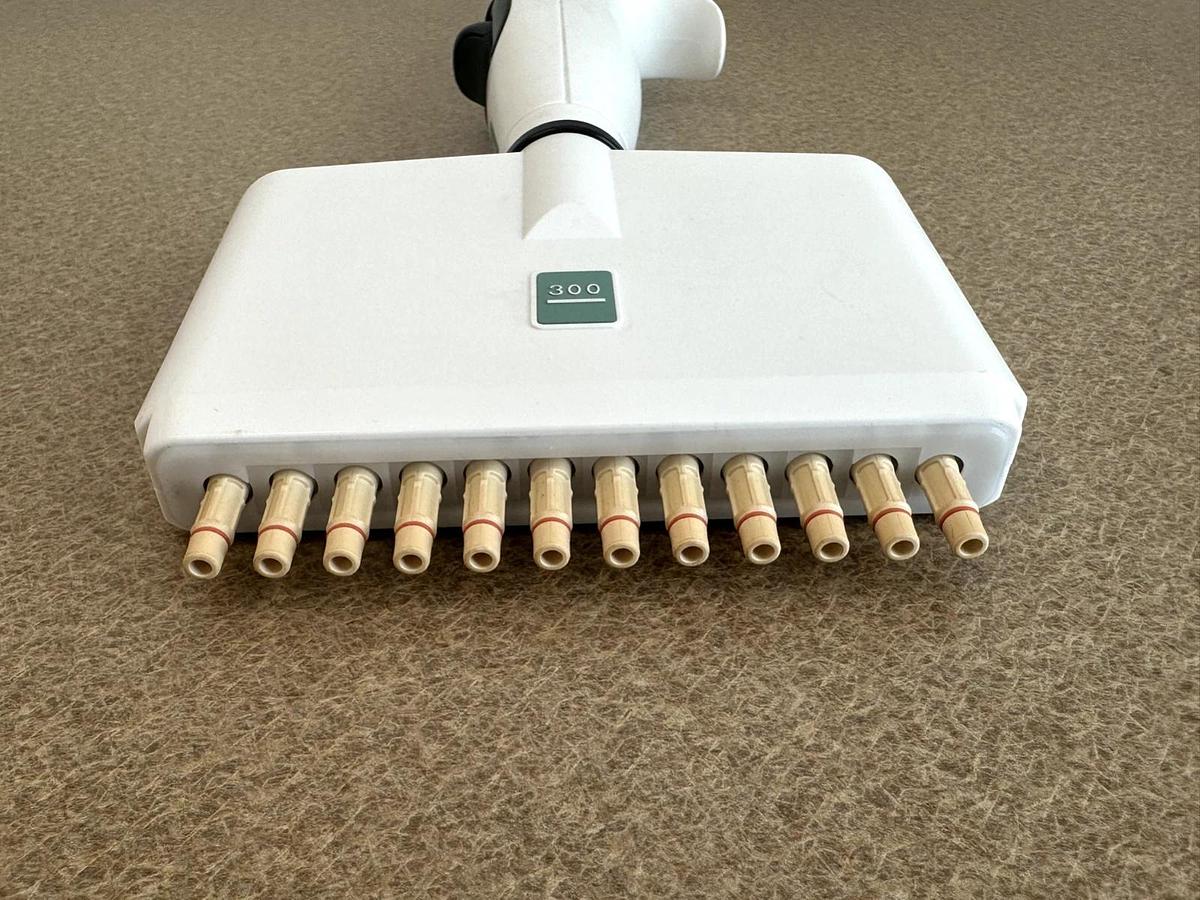 Used Integra VIAFLO 12-Channel Electronic Pipette 300 µL – 10–300 µL – P/N 4633 – Tested – Quick Shipping