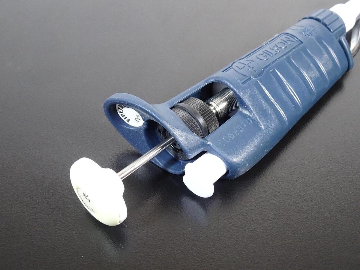 Used Gilson Pipetman Neo Lab Pipette P20 N | 2-20uL Single Channel Manual Pipette