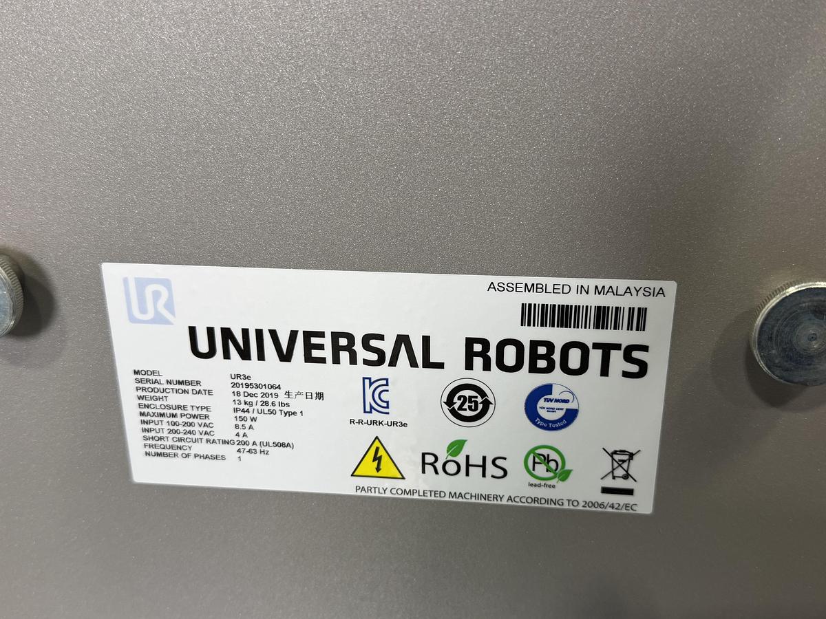 Used Universal Robots UR5e Collaborative Robot (Cobot) — 5 kg Payload, 850 mm Reach, e-Series, 2019, Low Hours