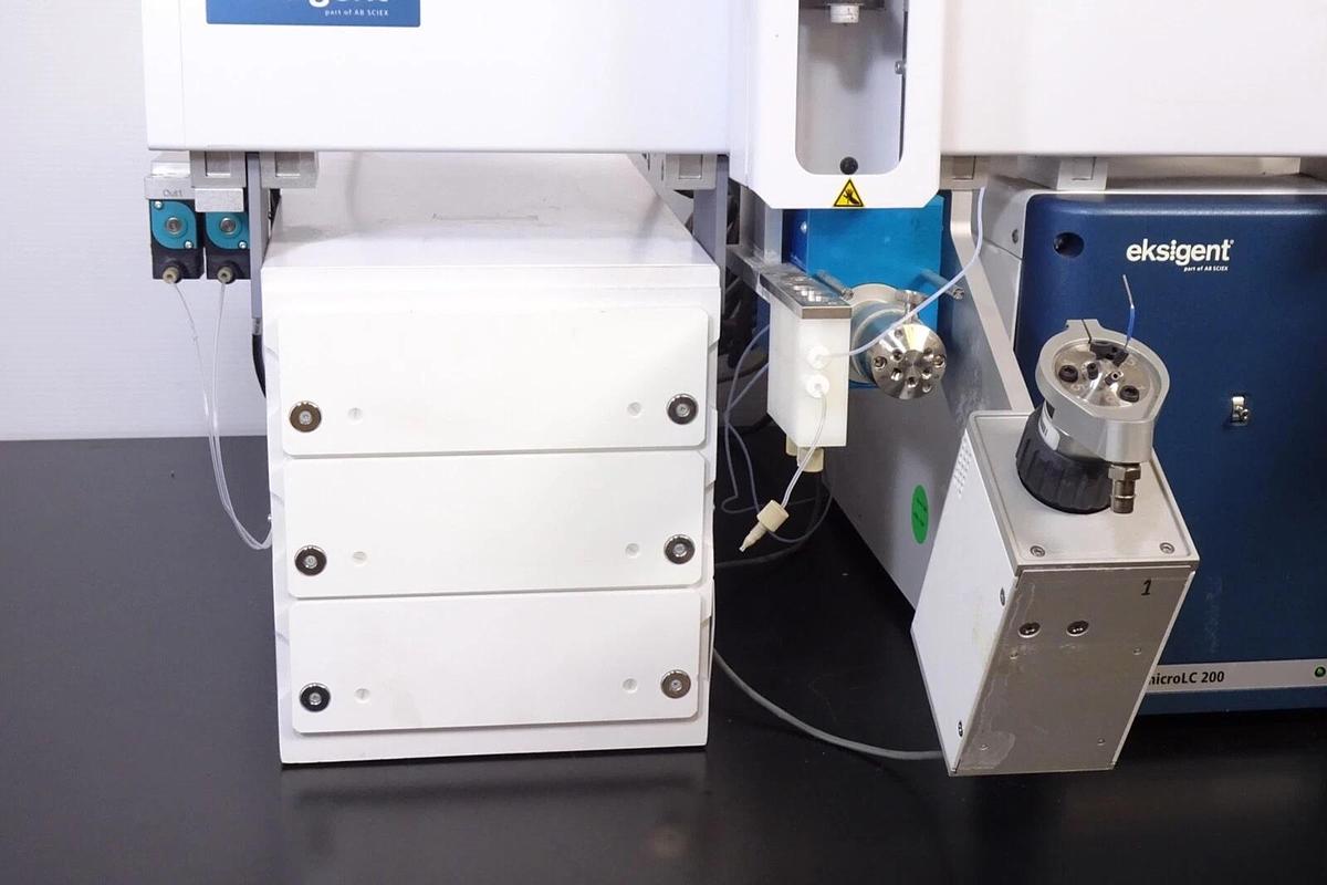 Used AB Sciex / Eksigent ekspert MicroLC 200 – w/ PAL Autosampler – S/N 13-01-19-222