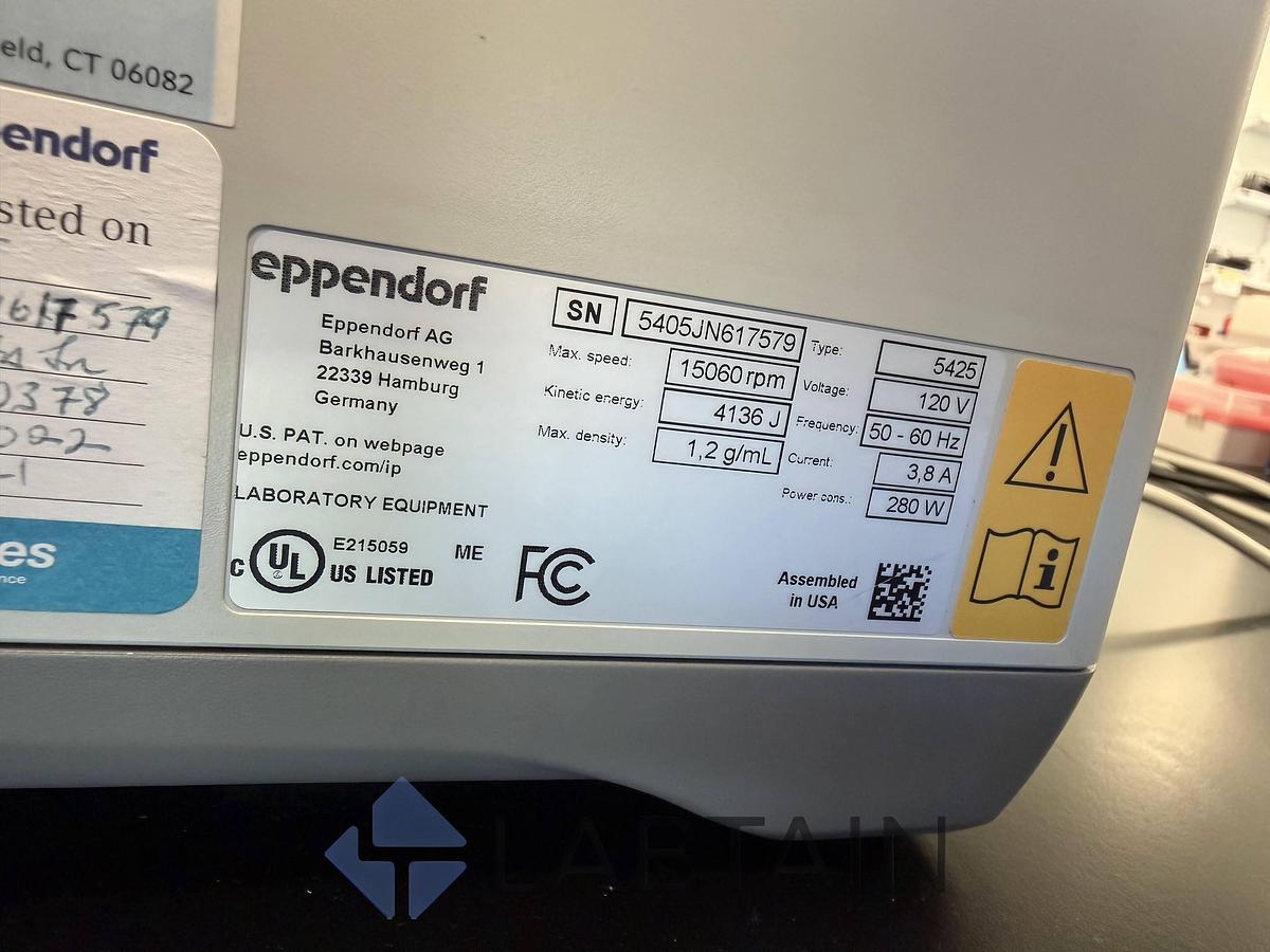 Used Eppendorf Centrifuge 5425 Microcentrifuge with FA-24x2 Rotor