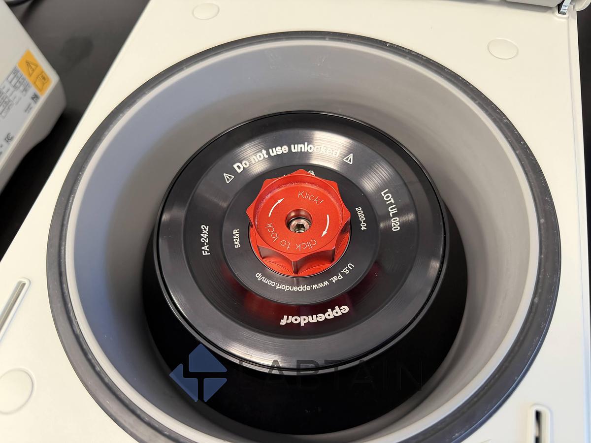 Used Eppendorf Centrifuge 5425 Microcentrifuge with FA-24x2 Rotor
