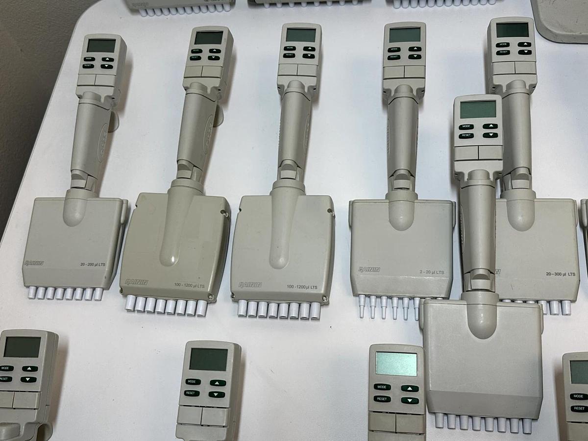 Used Lot of 32 Rainin EDP3-Plus Electronic Single Channel Pipettes – 1-10 µL, 10-100 µL, 100-1000 µL – With Charging Stand – As-Is