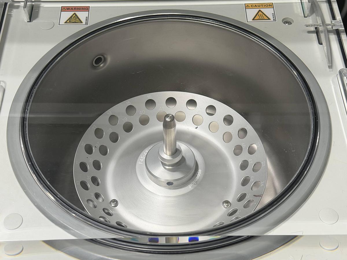 Used Eppendorf Vacufuge Plus – Vacuum Concentrator – Complete System – Used