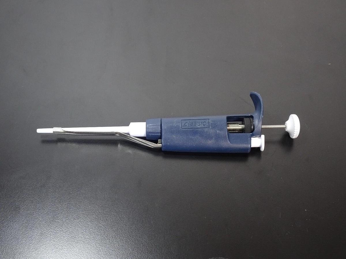 Used Rainin Classic Lab Pipette P100 | 10-100uL Single Channel Manual Pipette
