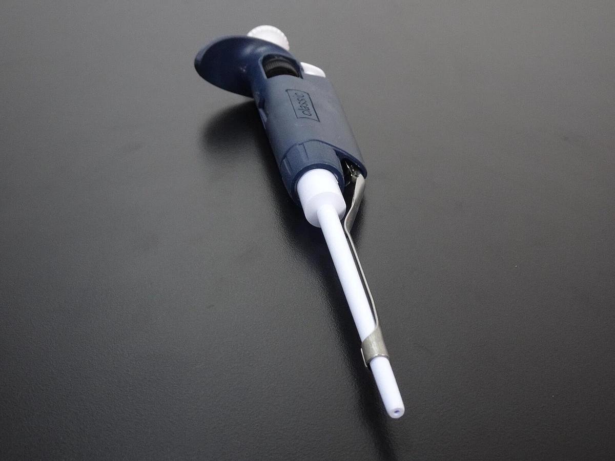 Used Rainin Classic Lab Pipette P100 | 10-100uL Single Channel Manual Pipette