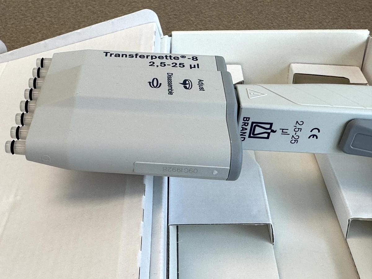 NEW Brandtech Transferpette 8-Channel Pipette/ Pipettor | 2.5-25uL