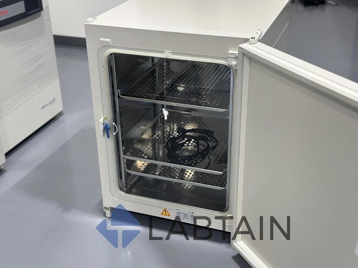 Used VWR Air Jacketed CO2 Lab Incubator Basic | 10810-888 | 5.3 CF | Used