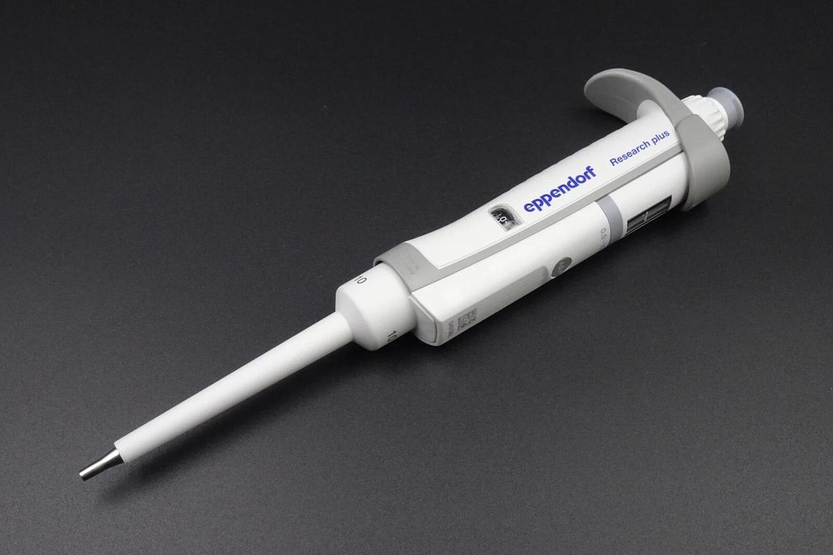 Used Eppendorf Research Plus 10 | 0.5-10uL | Single Channel Manual Pipette
