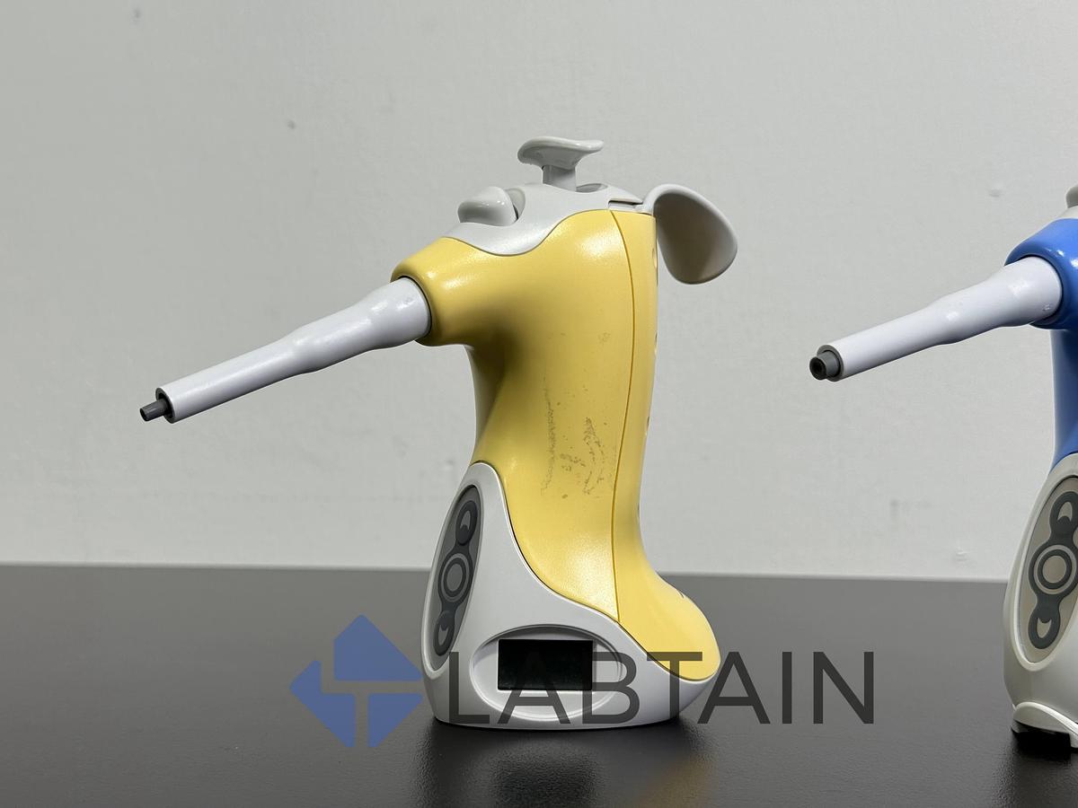 Used VistaLab Ovation BioNatural Pipette Set – 0.5–20 µL & 5–250 µL – Ergonomic Manual Pipettes – Used