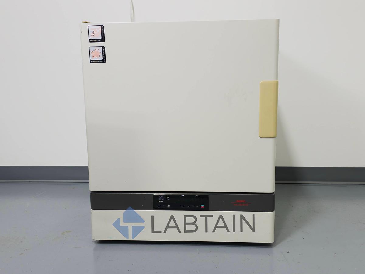 Used Sanyo MIR-262 Heated Laboratory Incubator (153L) Used