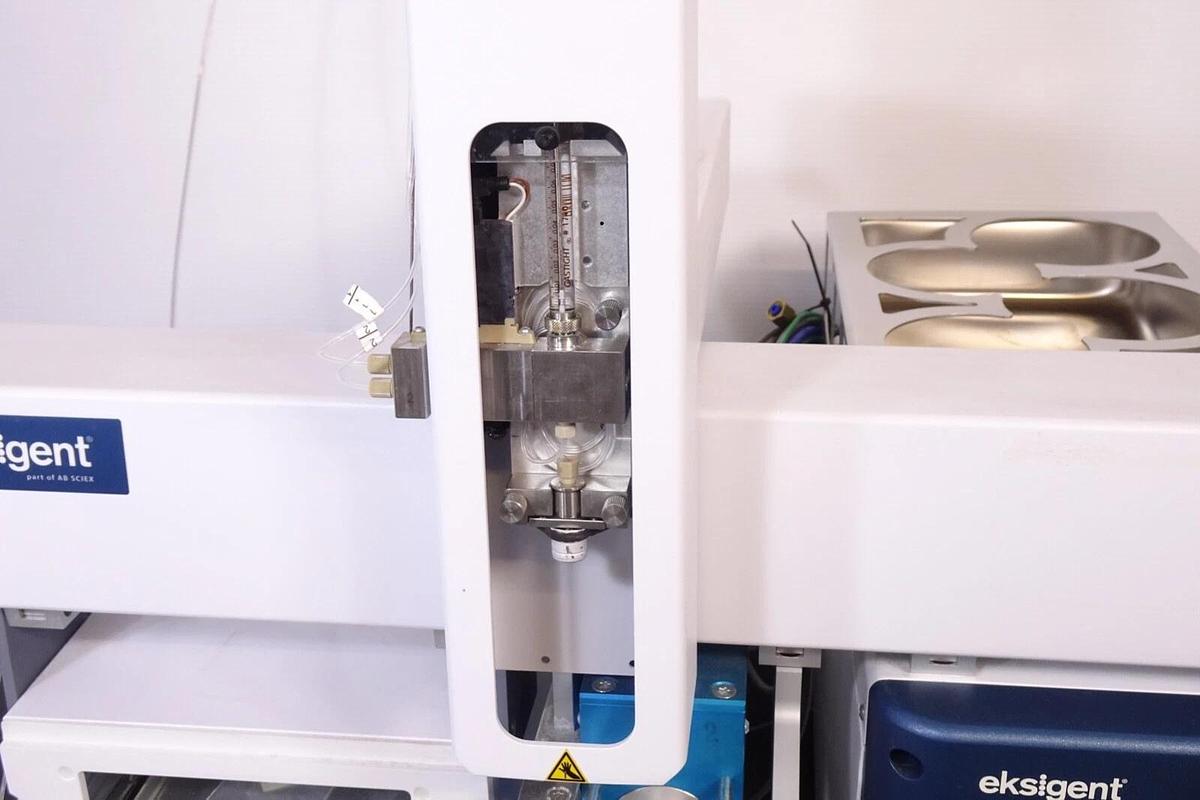 Used AB Sciex / Eksigent ekspert MicroLC 200 – w/ PAL Autosampler – S/N 13-01-19-222