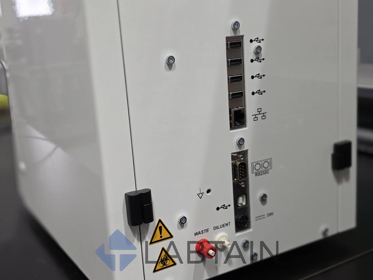 Used Beckman Coulter DxH 520 Hematology Analyzer (B40602) - 2020 Model with 2D Barcode Scanner