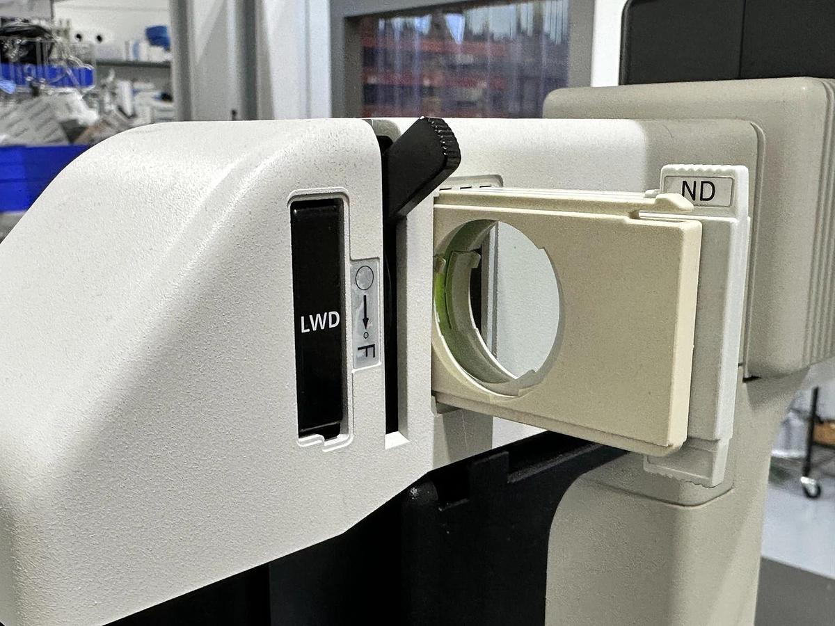 Used Nikon Eclipse TE300 scope with Nikon Light engine and Objectives: 4x, 10x , 20x