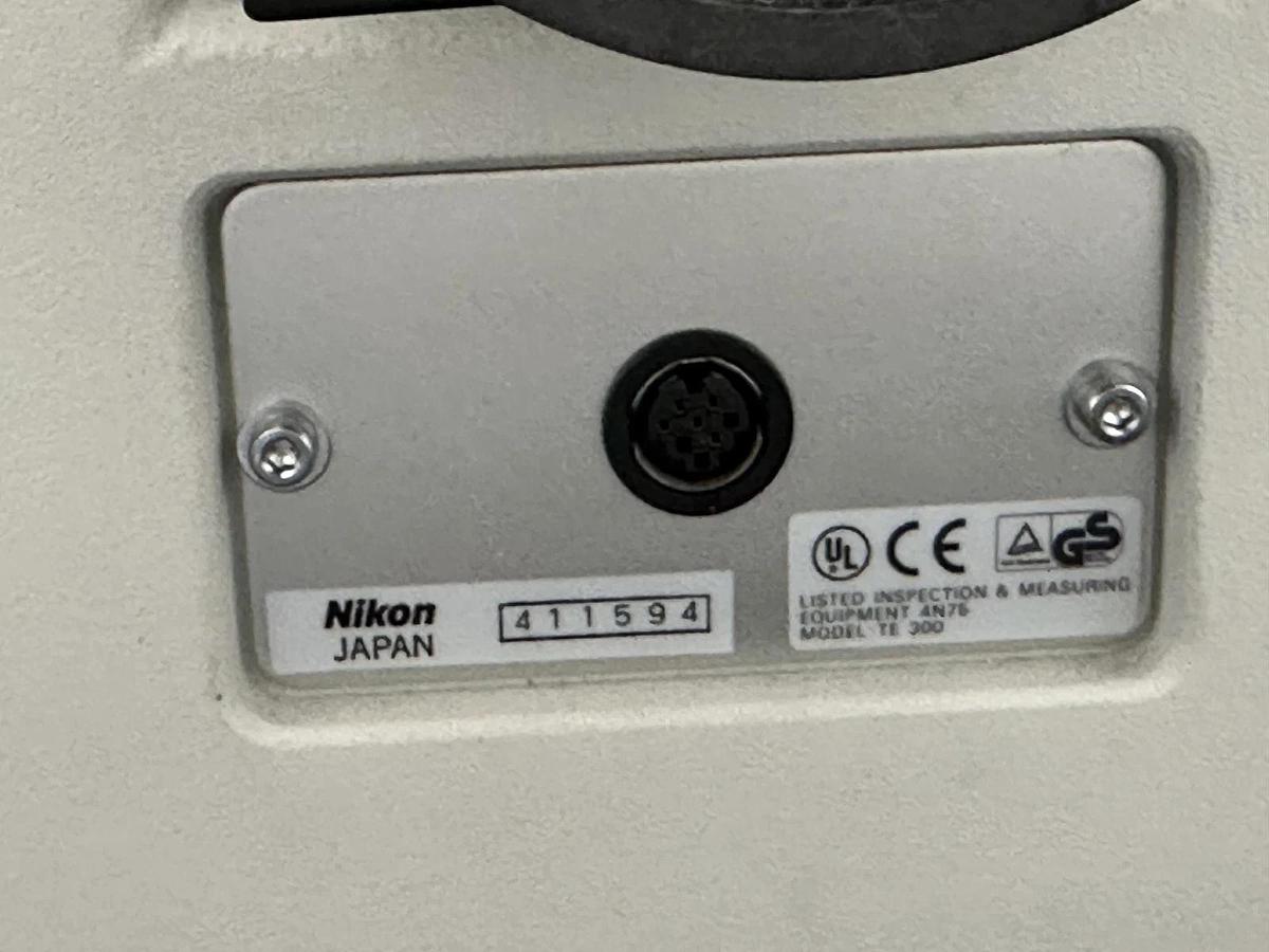 Used Nikon Eclipse TE300 scope with Nikon Light engine and Objectives: 4x, 10x , 20x