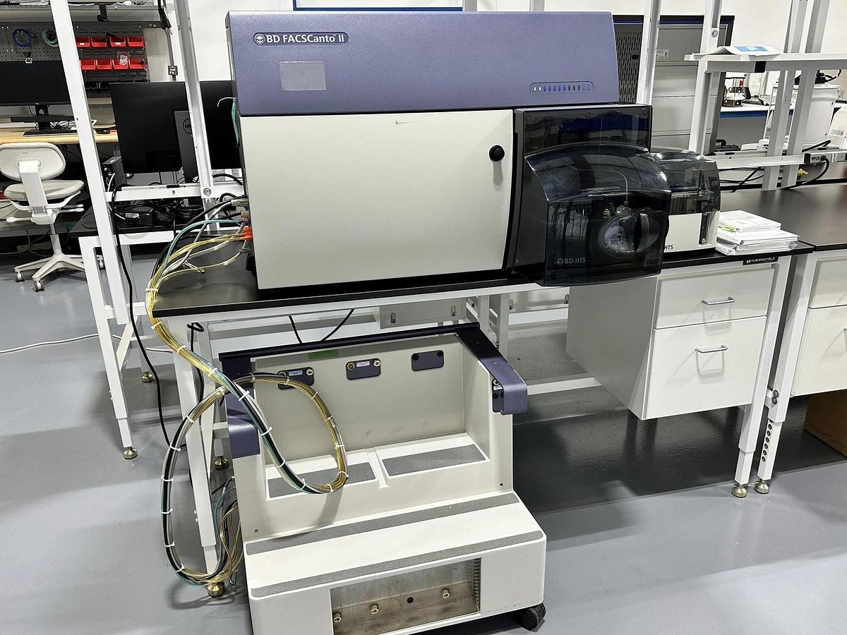 Used BD FACSCanto II Flow Cytometer System | Fluidics Cart and BD HTS
