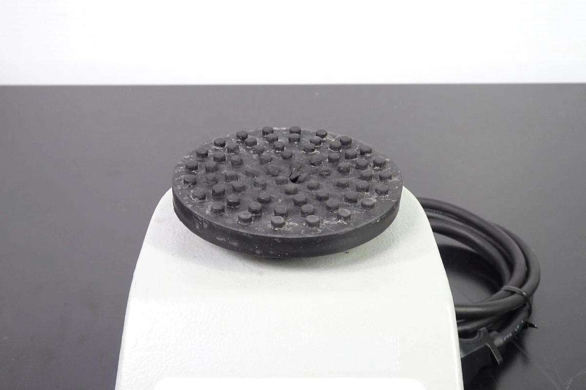 Used VWR 58816-121 Analog Vortex Mixer Mini