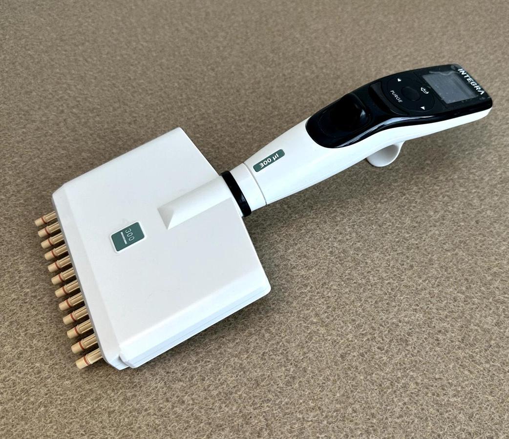Used Integra VIAFLO 12 Channel Electronic Pipette 300uL | 10uL-300uL | 4633