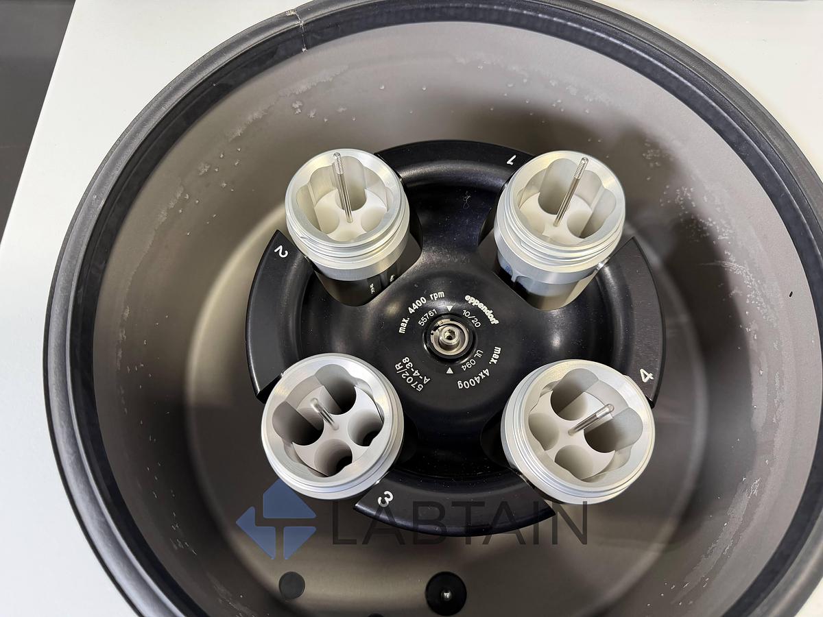 Used Eppendorf Centrifuge 5702 R Refrigerated Benchtop Centrifuge with 5702-R Rotor – Used