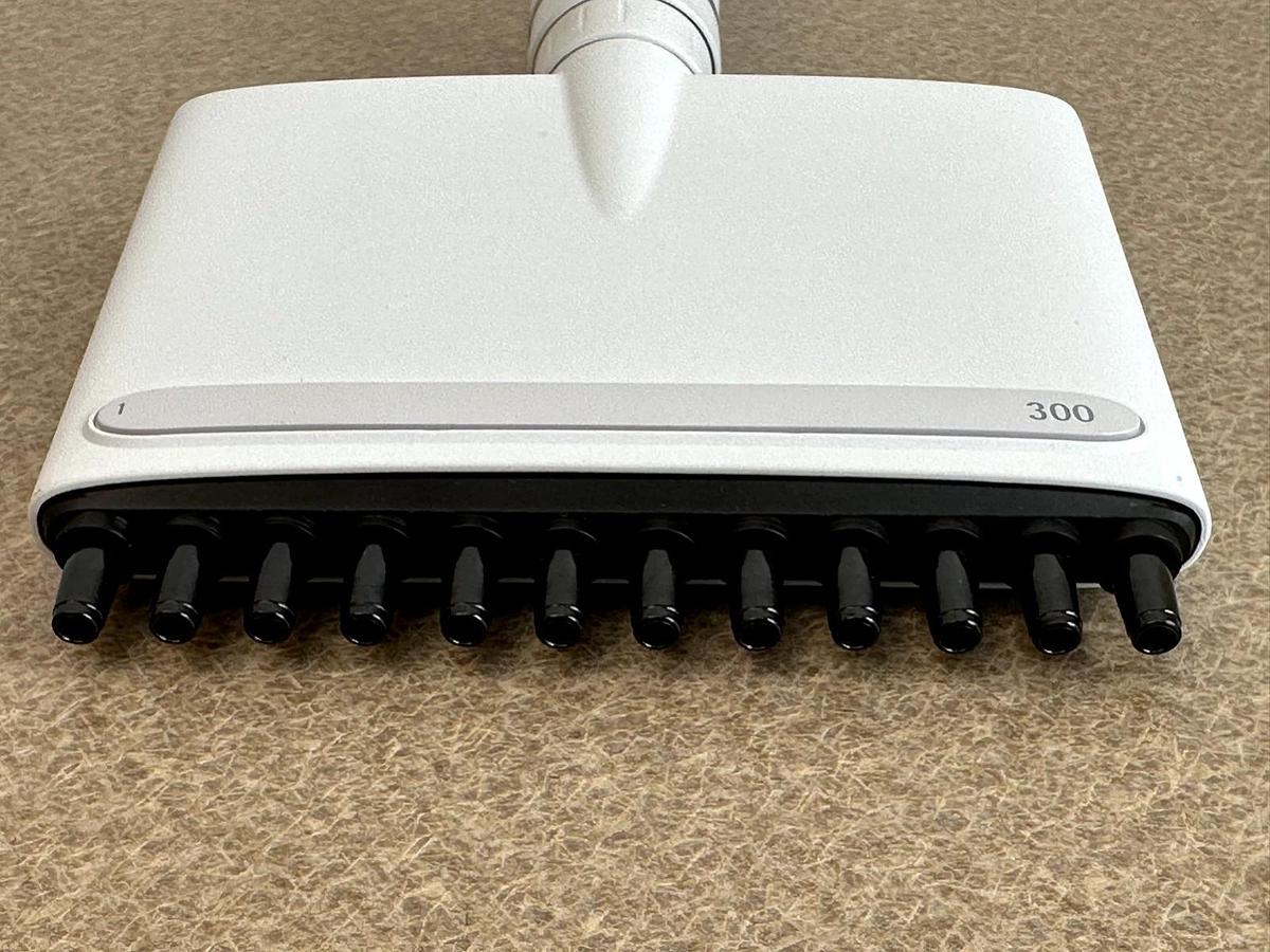 Used Sartorius/BIOHIT Tacta 300 Manual 12-Channel Pipette | 30-300uL