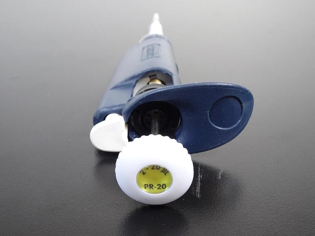 Used Rainin Classic Lab Pipette PR-20 | 2-20uL Single Channel Manual Pipette