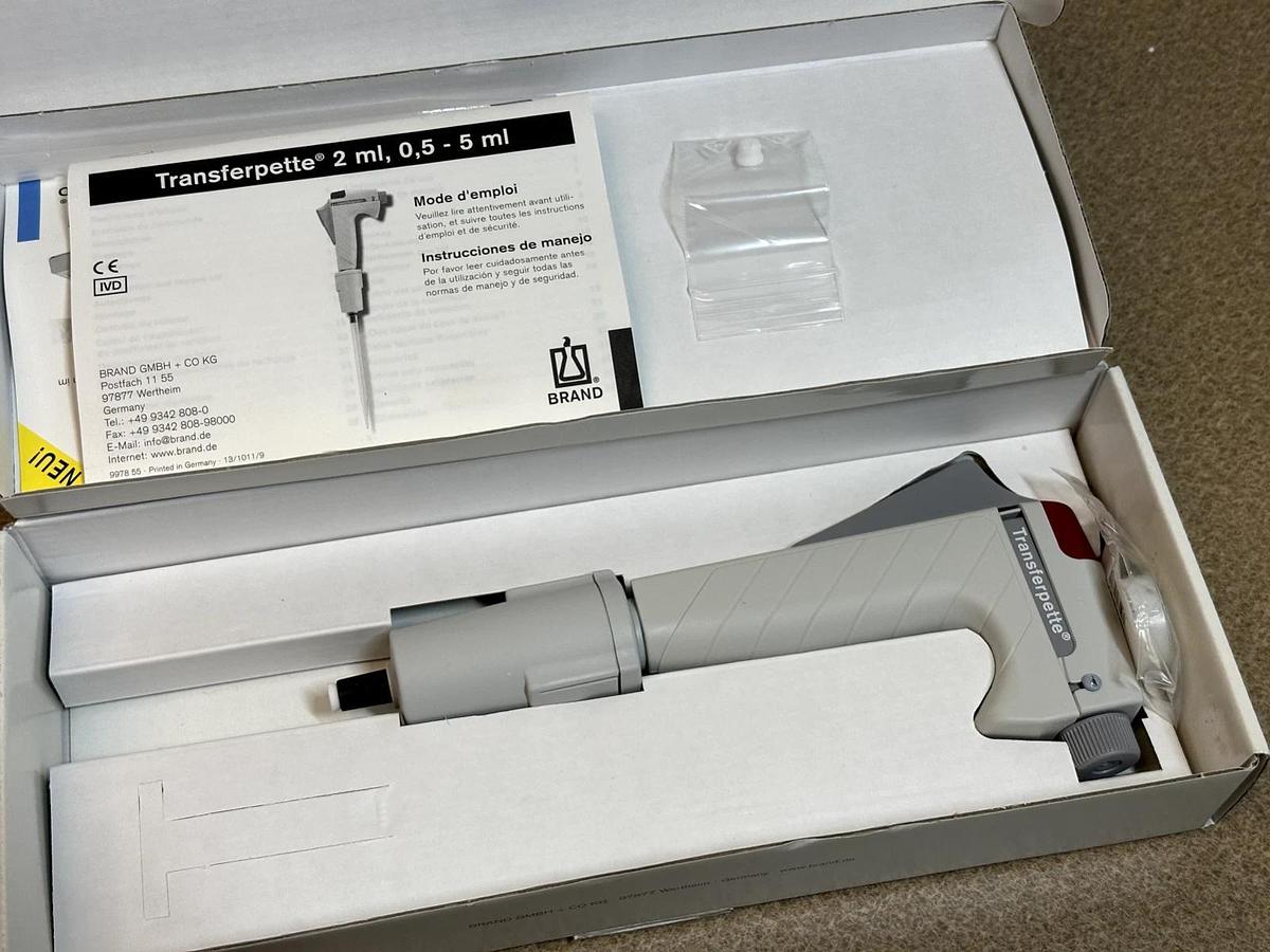 Brand Transferpette Adjustable Volume Pipette – 25–250 µL – Single Channel Manual | 704176