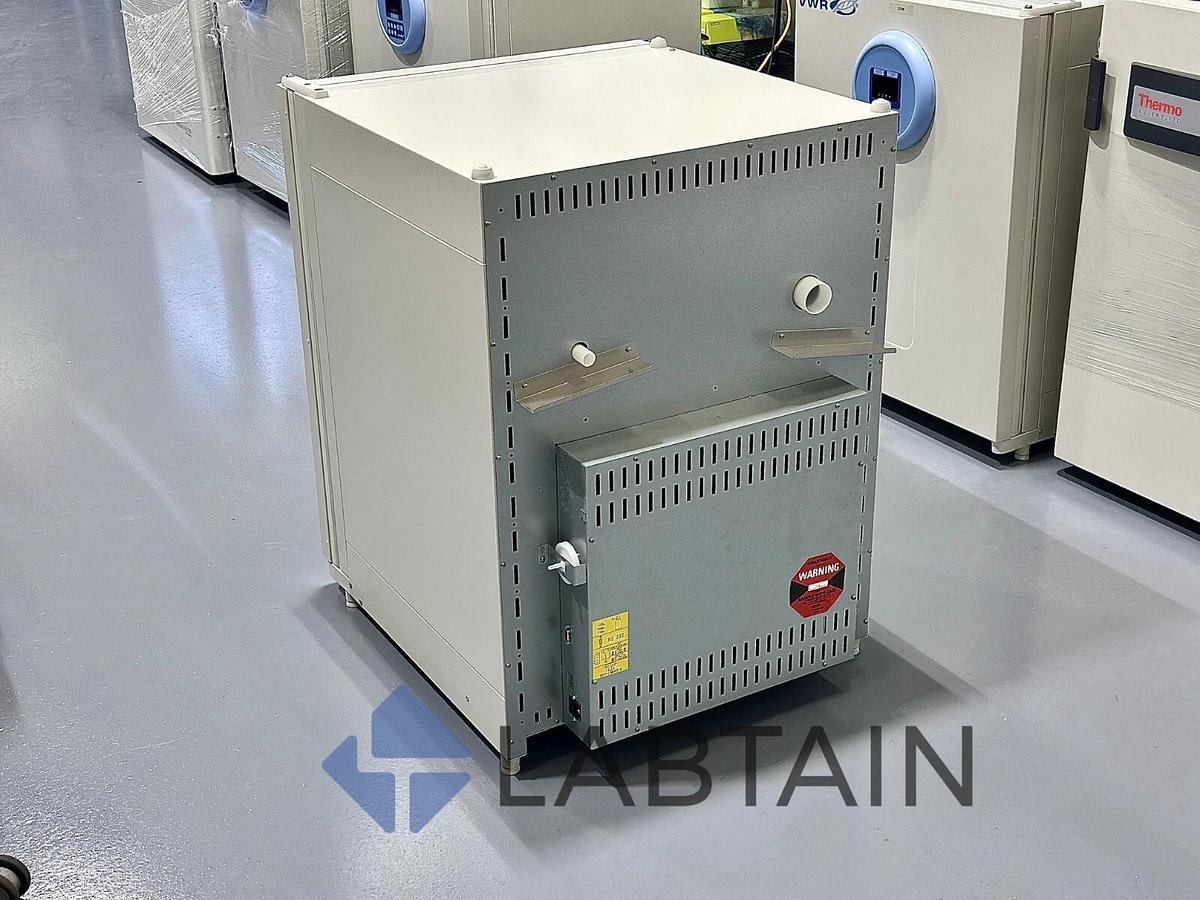Used VWR Air Jacketed CO2 Lab Incubator Basic | 10810-888 | 5.3 CF | Used
