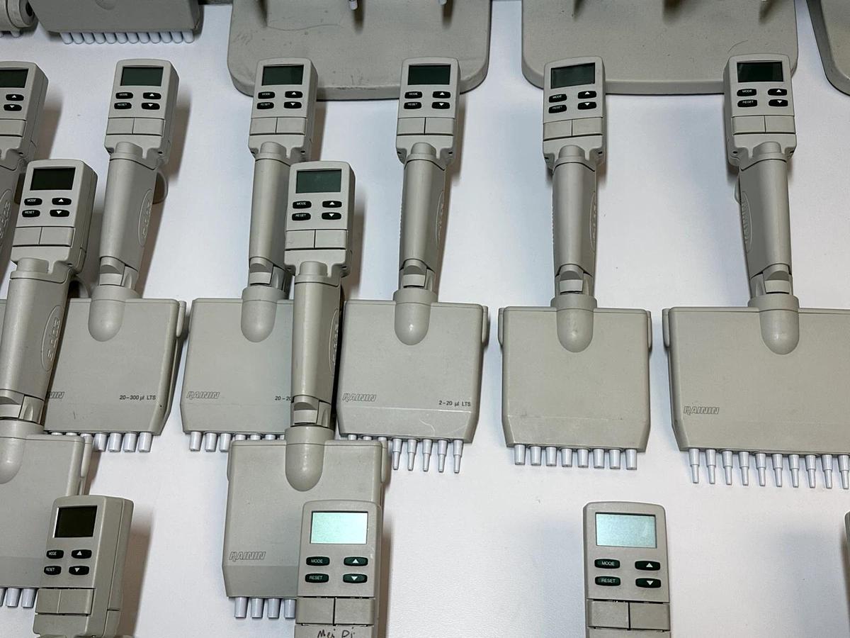 Used Lot of 32 Rainin EDP3-Plus Electronic Single Channel Pipettes – 1-10 µL, 10-100 µL, 100-1000 µL – With Charging Stand – As-Is