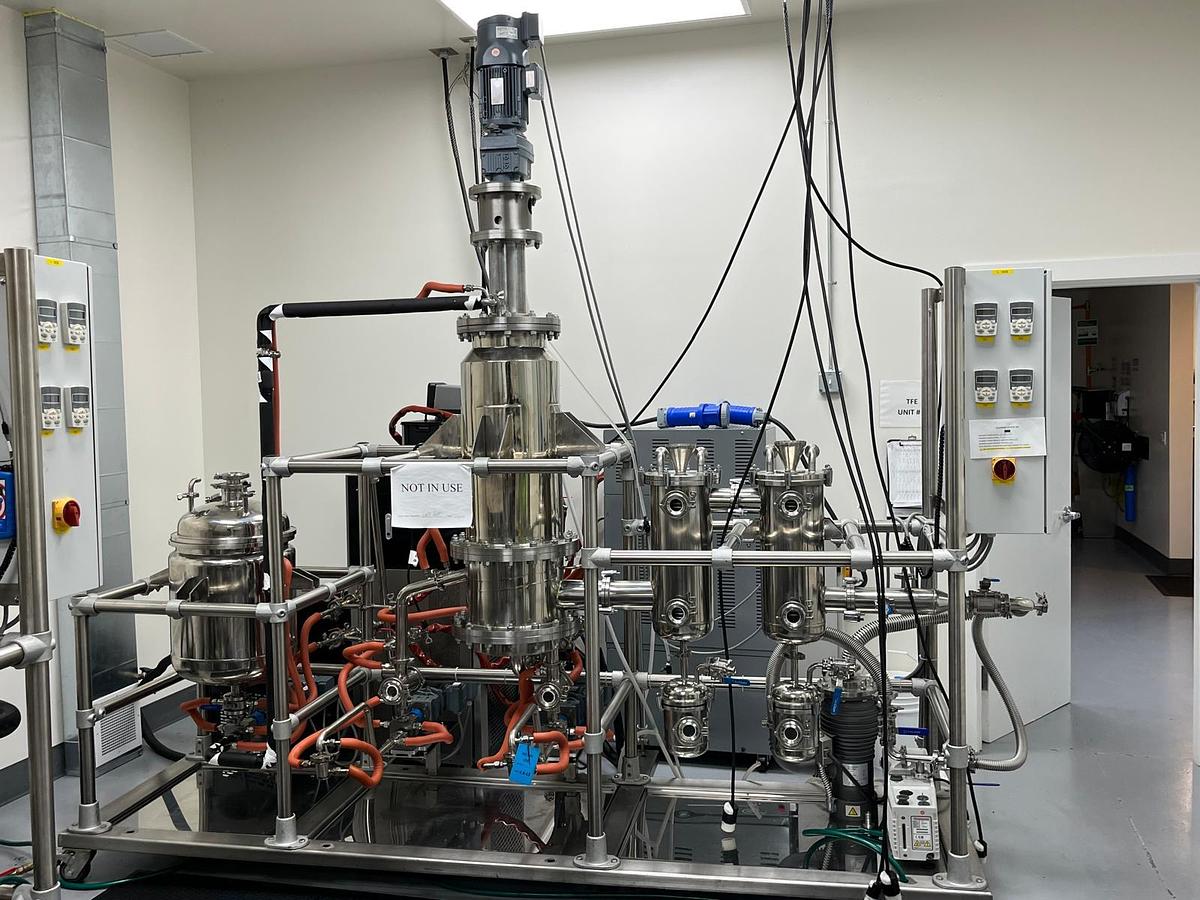 Used YHCHEM YMD-5S Stainless Steel Wiped Film Molecular Distillation System with Heat Circulators & Vacuum Package — Used