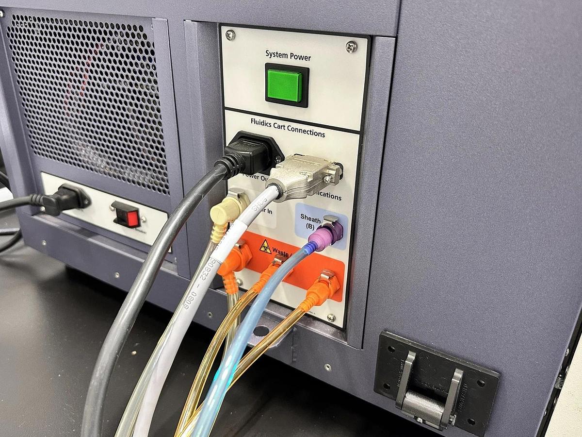 Used BD FACSCanto II Flow Cytometer System – With Fluidics Cart and BD HTS – Used