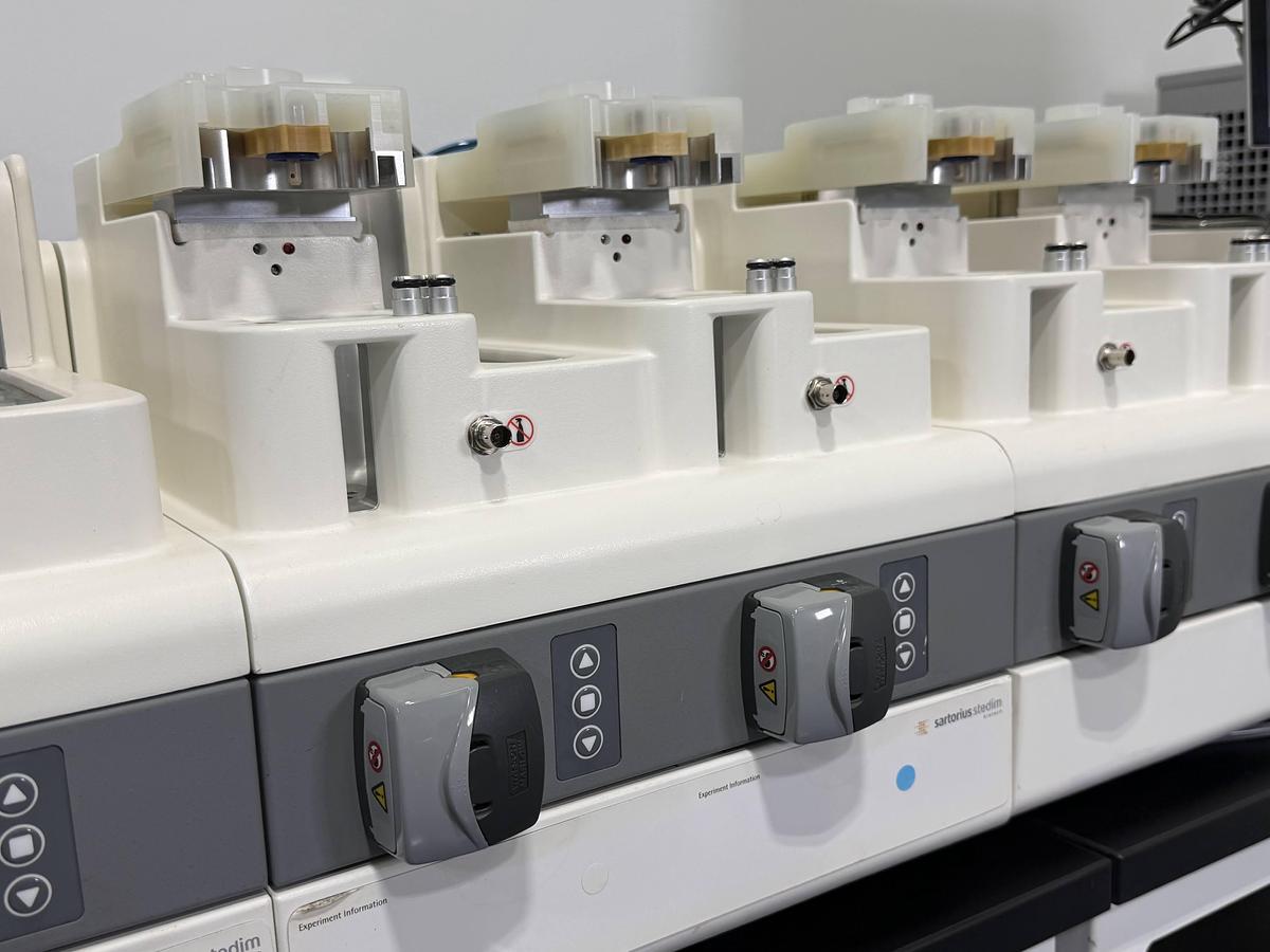Used Sartorius ambr 250 Modular 8-Way Bioreactor System For Parts/Repair No Software
