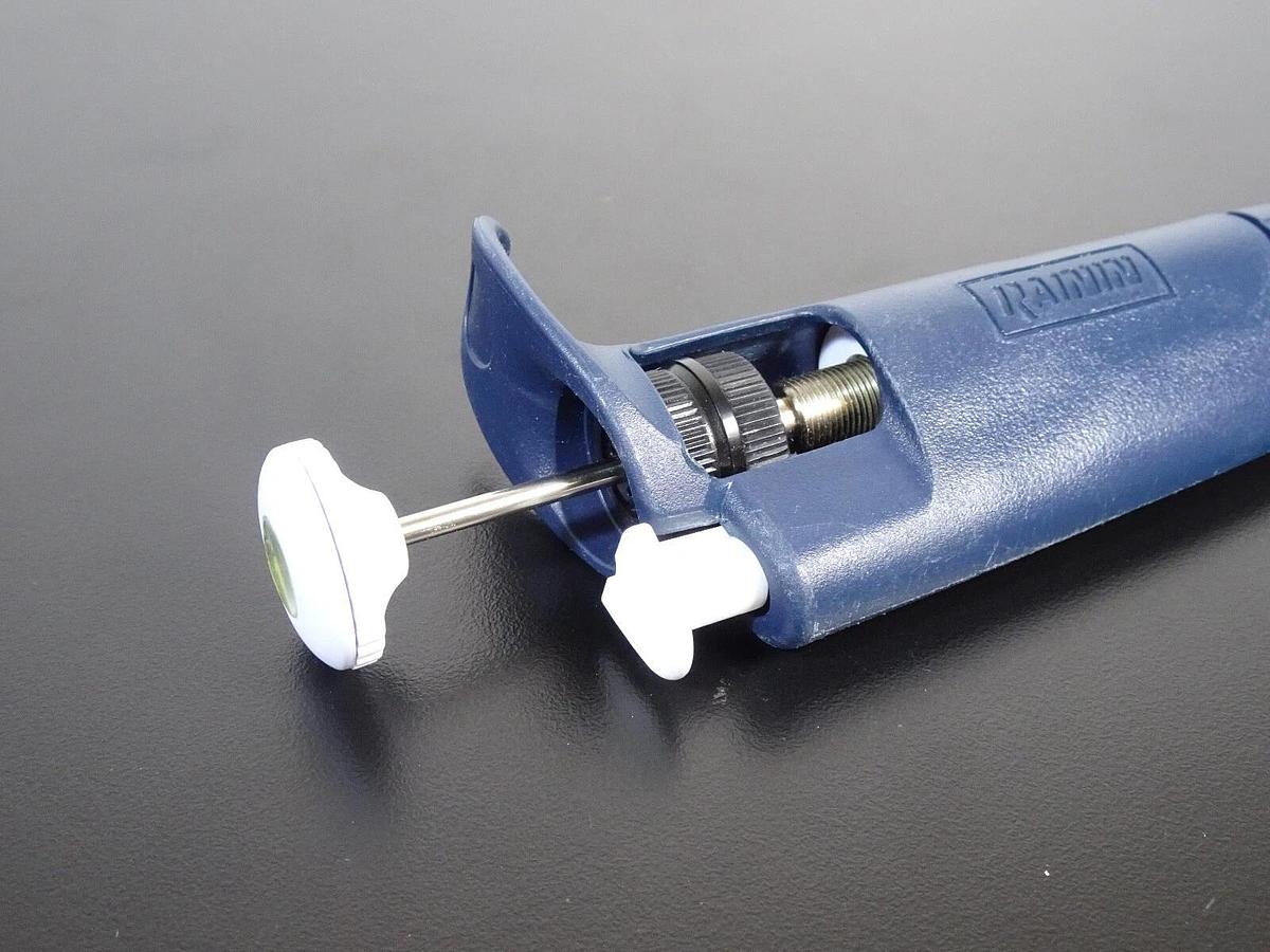 Used Rainin Classic Lab Pipette PR-20 | 2-20uL Single Channel Manual Pipette