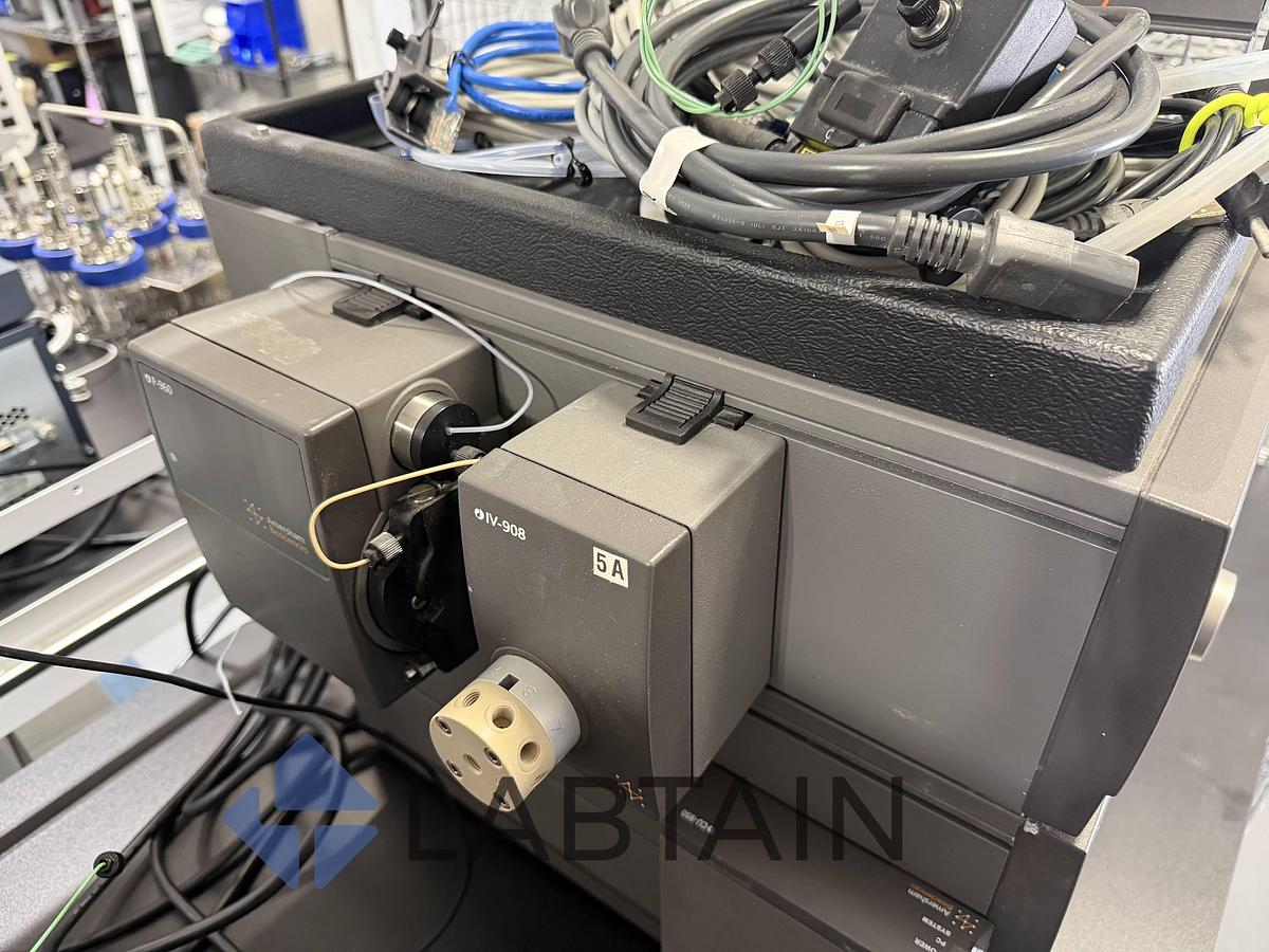 Used GE Amersham ÄKTApurifier Chromatography System with P-900, UV-900, pH/C-900, UPC-900 – Used