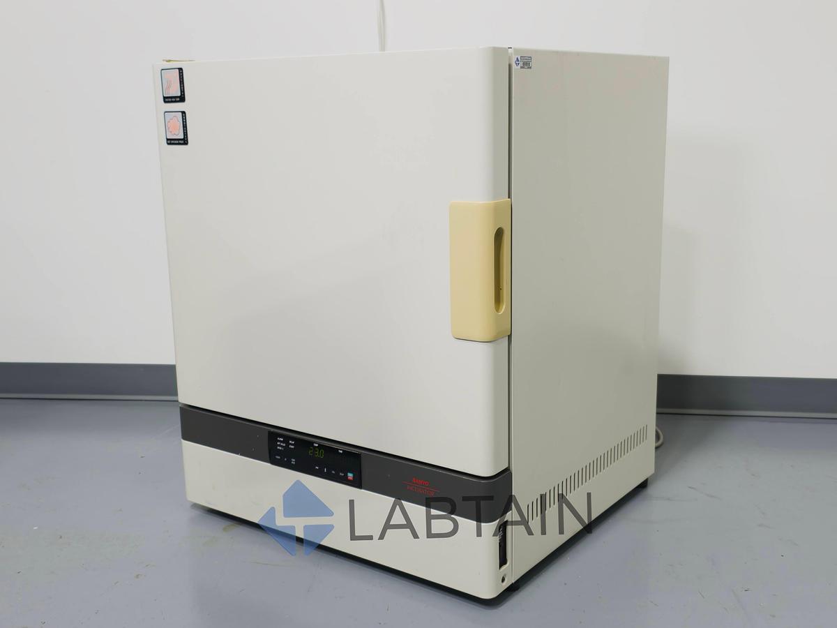Used Sanyo MIR-262 Heated Laboratory Incubator (153L) Used