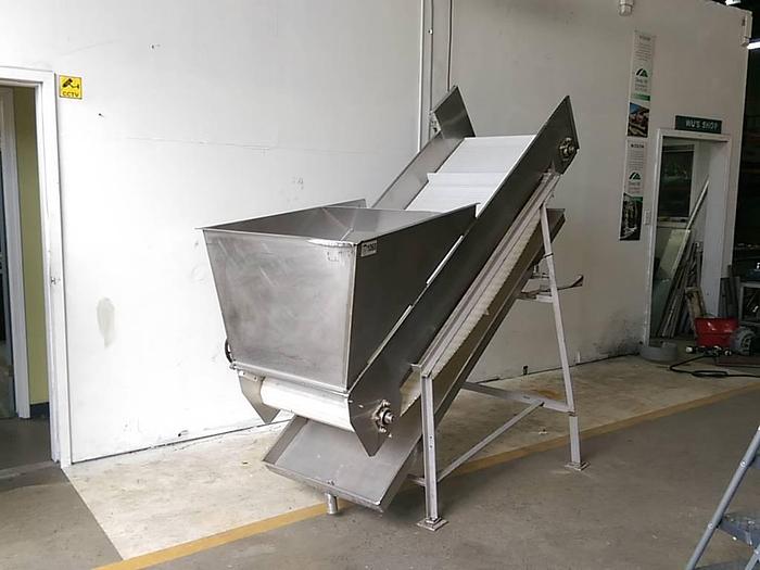 Used 7′ Incline Conveyor 26″ Wide