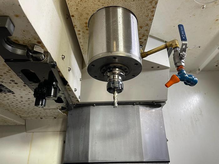 Used 2015 HYUNDAI WIA F400 CNC Vertical Machining Center (2 Available Low Hours)