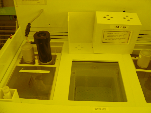 Used Dexon Plastic Dilute HF Filtered Etch Baths Wet Bench