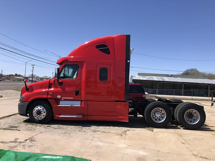 Used 2015 Freightliner Cascadia